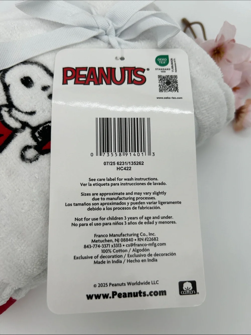 Peanuts 2 Pack Snoopy Santa Hand Towels, Embroidered Christmas design NWT!
